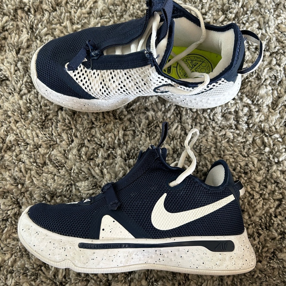 Nike Paul George 4 navy blue and white size 4.5